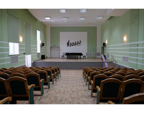 Концертний зал в дитячій музичній школі